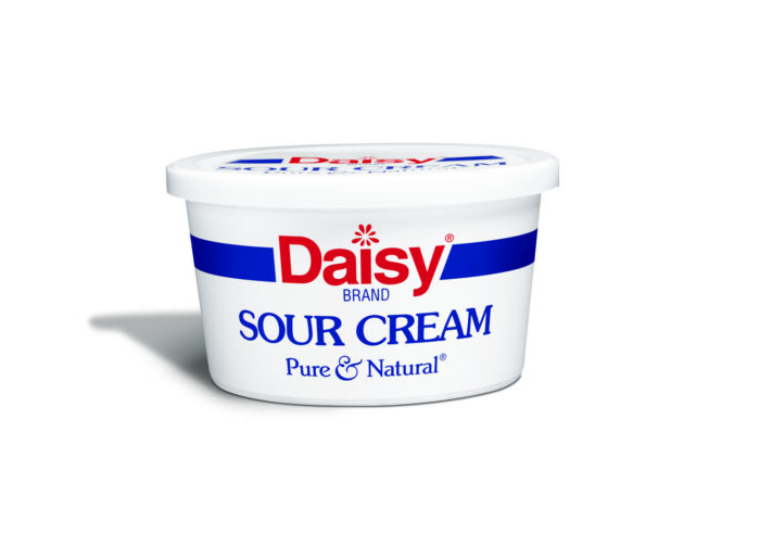 Daisy Sour Cream 8 Oz - Image 1